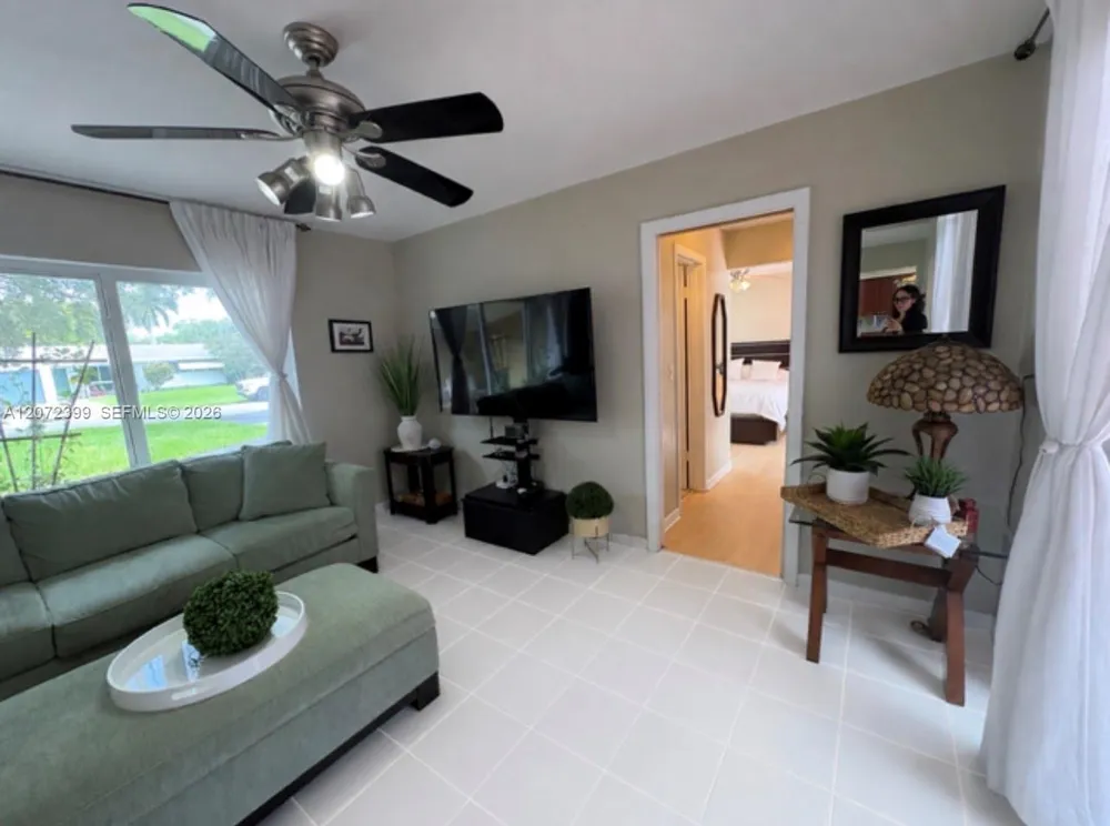 1812 45th Ave Hollywood, FL 33021