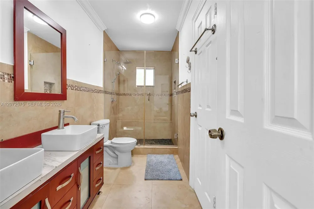 340 W 55th St Hialeah, FL 33012