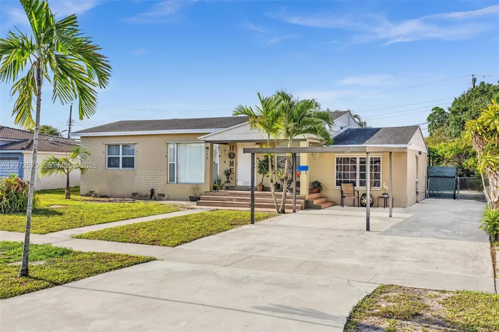 340 W 55th St Hialeah, FL 33012