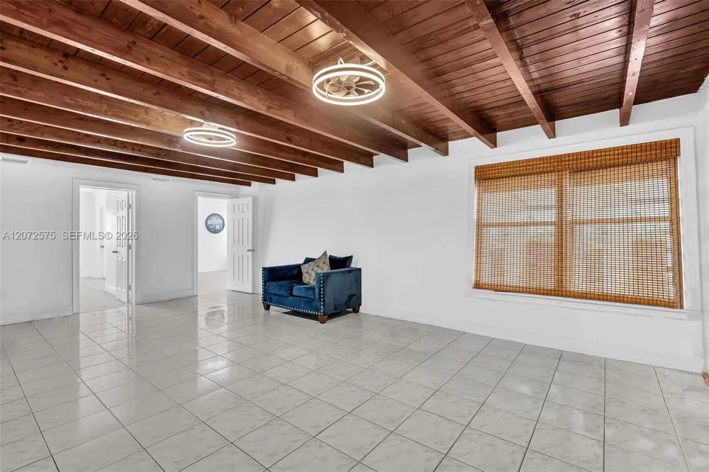 340 W 55th St Hialeah, FL 33012