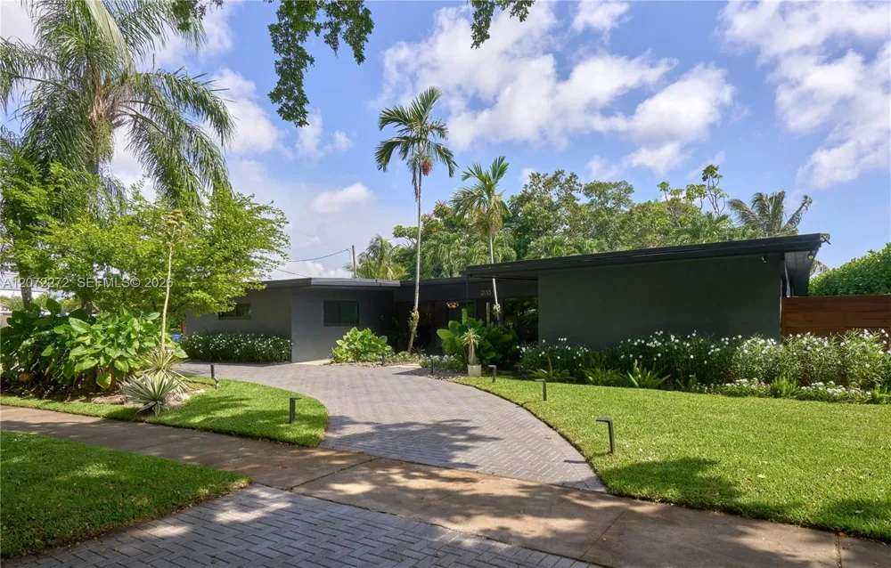 2155 NE 191st Dr North Miami Beach, FL 33179