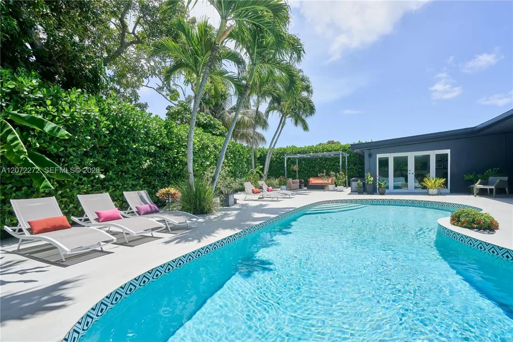 2155 NE 191st Dr North Miami Beach, FL 33179