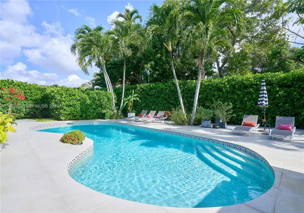 2155 NE 191st Dr North Miami Beach, FL 33179