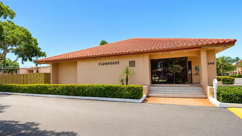 7155 Miami Lakes Dr #P4 Miami Lakes, FL 33014