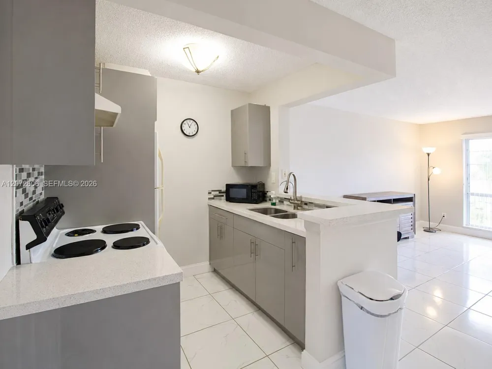 7155 Miami Lakes Dr #P4 Miami Lakes, FL 33014