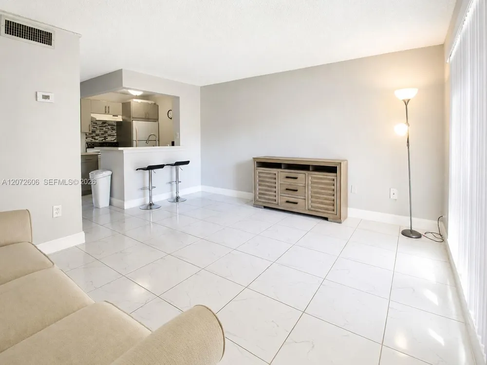 7155 Miami Lakes Dr #P4 Miami Lakes, FL 33014