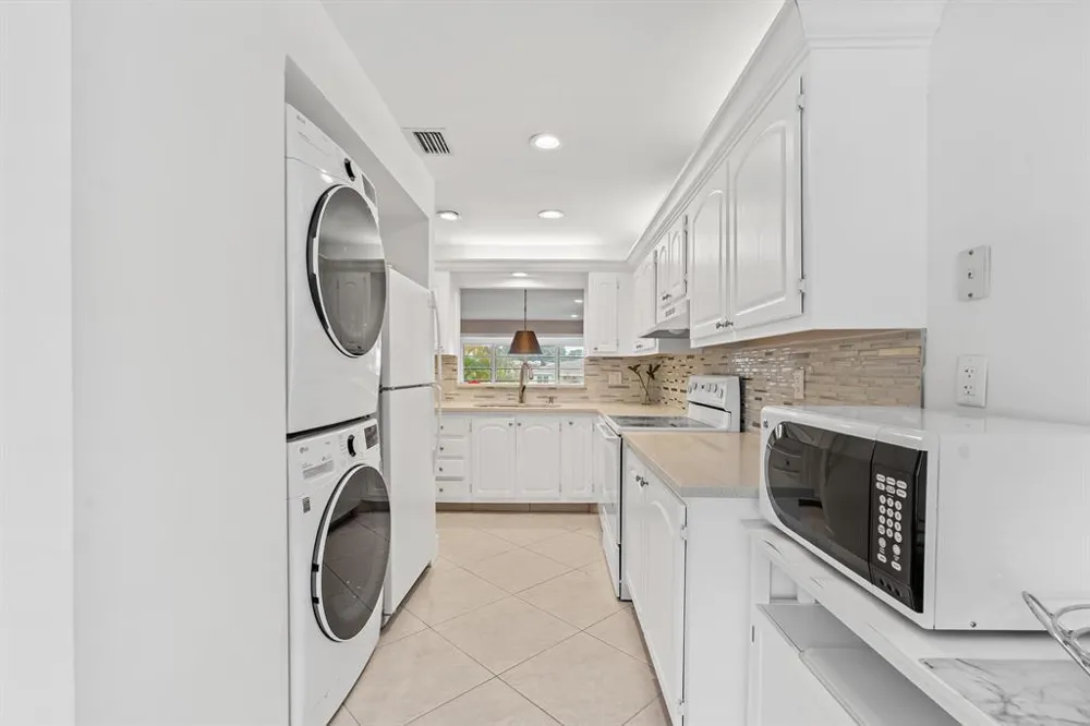 5656 VIA DELRAY BOULEVARD #B Delray Beach, FL 33484