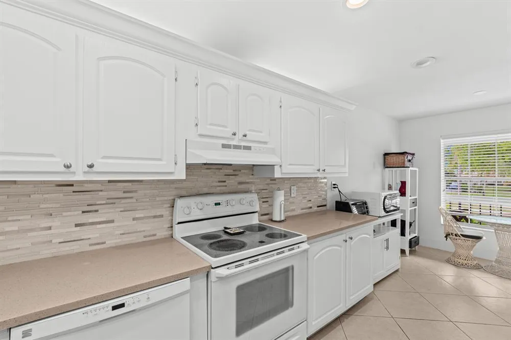 5656 VIA DELRAY BOULEVARD #B Delray Beach, FL 33484