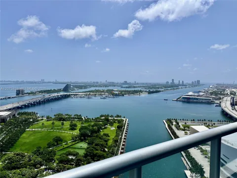 888 Biscayne Blvd #3611