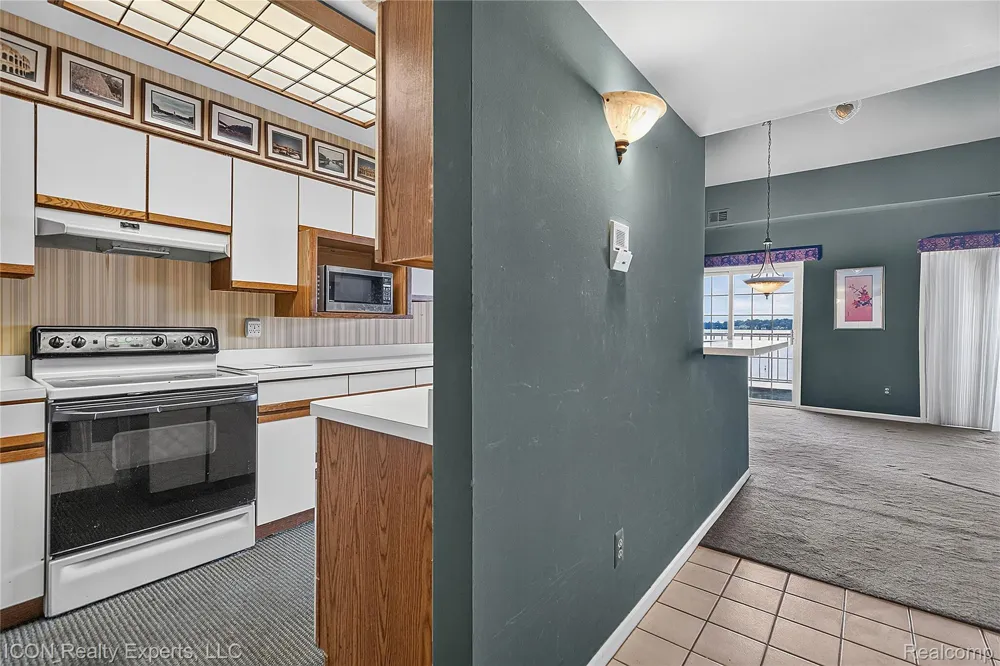 3559 Port Cove Drive #27 Waterford Charter Township, MI 48328