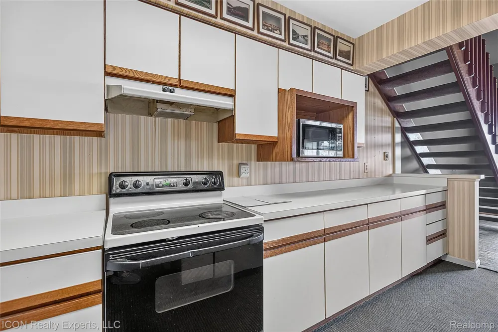 3559 Port Cove Drive #27 Waterford Charter Township, MI 48328