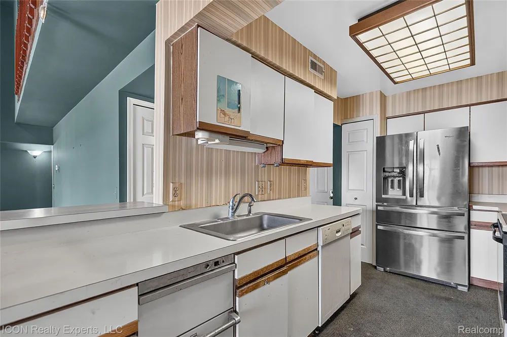 3559 Port Cove Drive #27 Waterford Charter Township, MI 48328