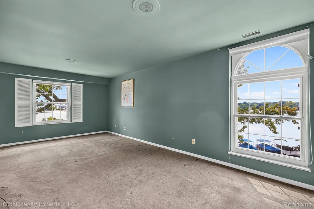 3559 Port Cove Drive #27 Waterford Charter Township, MI 48328