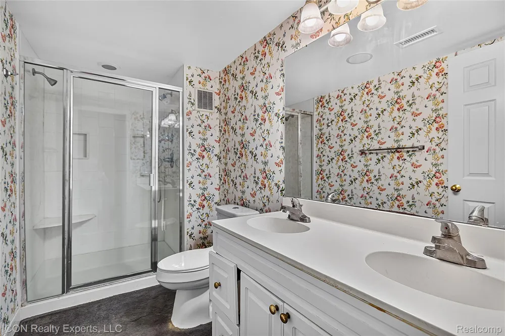 3559 Port Cove Drive #27 Waterford Charter Township, MI 48328