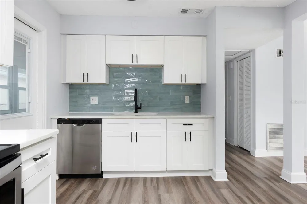 6929 39TH AVENUE St Petersburg, FL 33709
