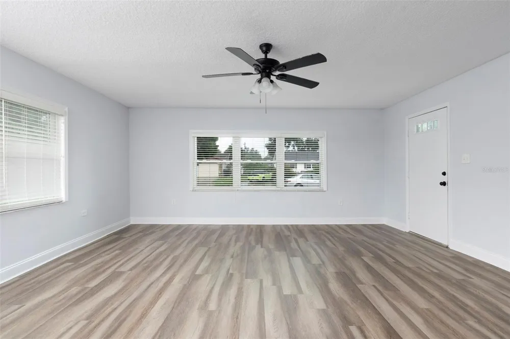 6929 39TH AVENUE St Petersburg, FL 33709