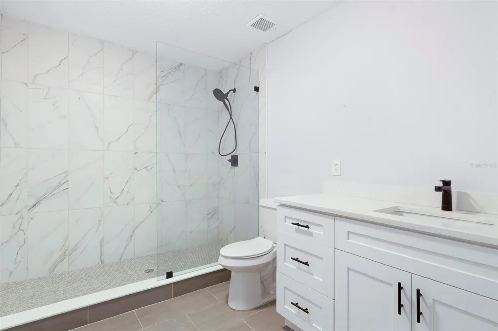 6929 39TH AVENUE St Petersburg, FL 33709