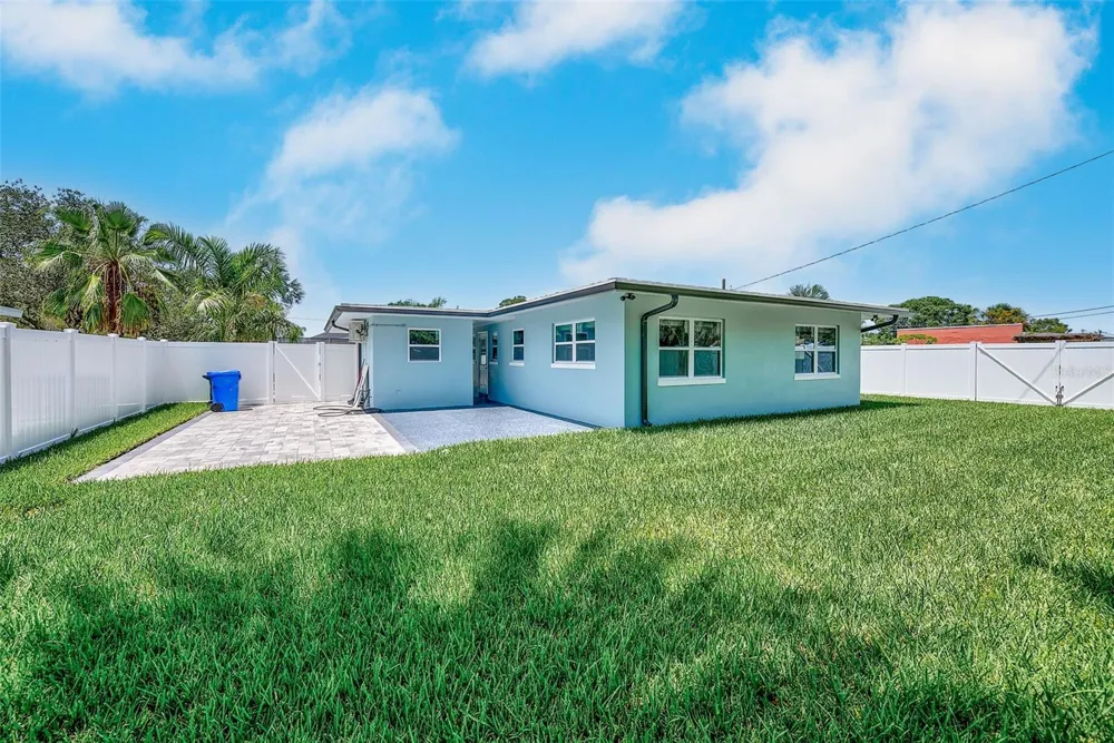 2425 BAYWOOD DRIVE E Dunedin, FL 34698