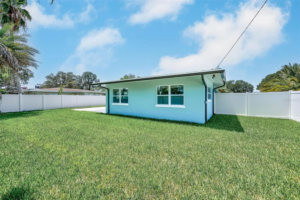 2425 BAYWOOD DRIVE E Dunedin, FL 34698