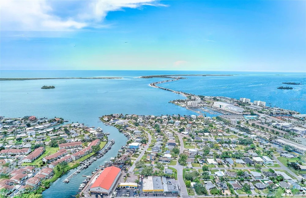 2425 BAYWOOD DRIVE E Dunedin, FL 34698
