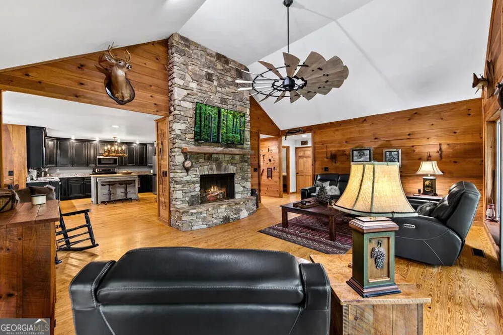 40 Varix CT Ellijay, GA 30540