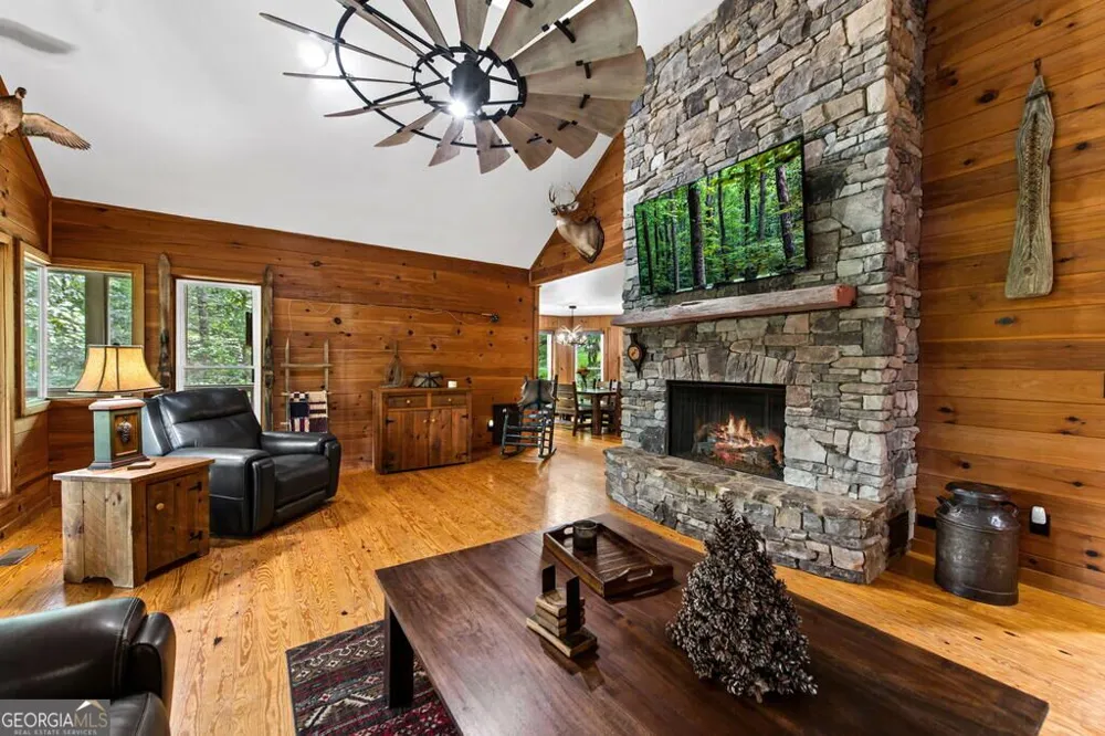 40 Varix CT Ellijay, GA 30540