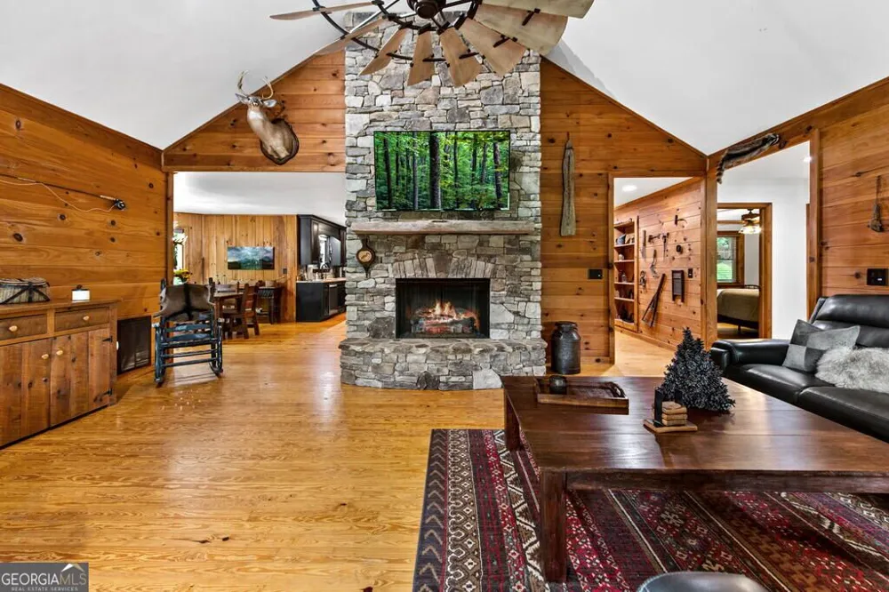 40 Varix CT Ellijay, GA 30540