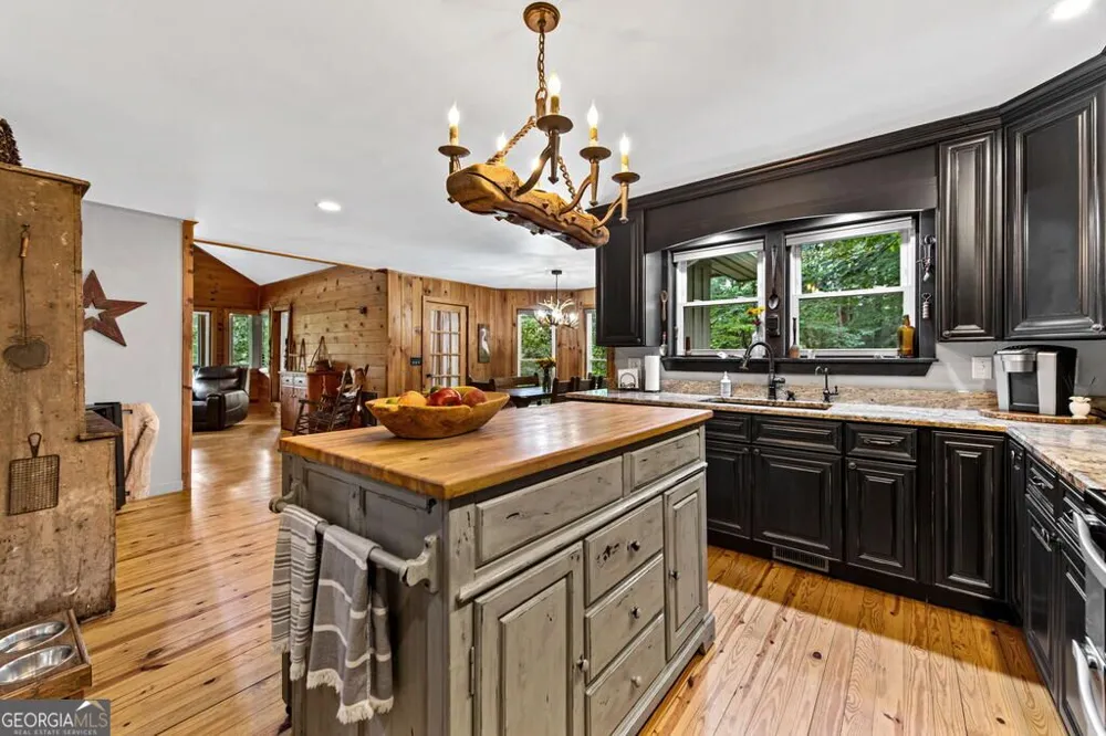 40 Varix CT Ellijay, GA 30540