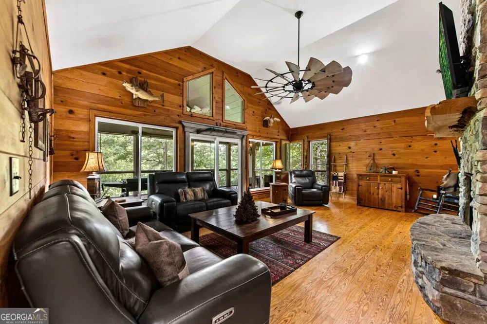 40 Varix CT Ellijay, GA 30540