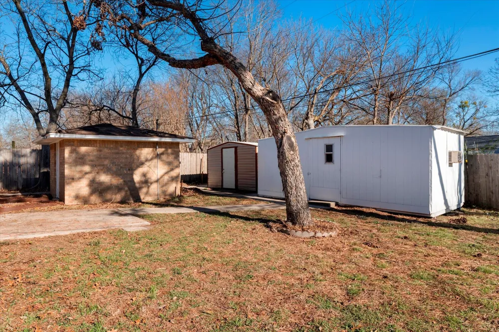 601 38TH STREET Corsicana, TX 75110