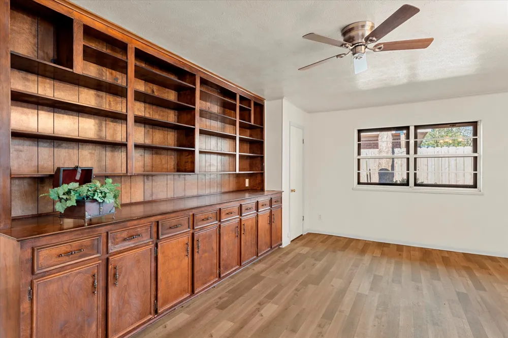 601 38TH STREET Corsicana, TX 75110