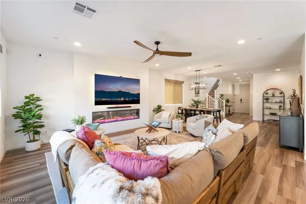 10332 Thurso Avenue Las Vegas, NV 89166
