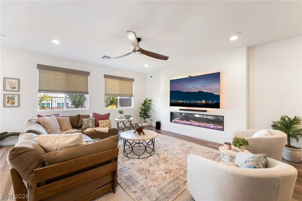 10332 Thurso Avenue Las Vegas, NV 89166