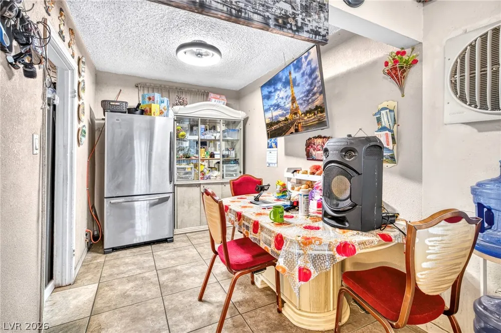 1715 Santa Paula Drive Las Vegas, NV 89104