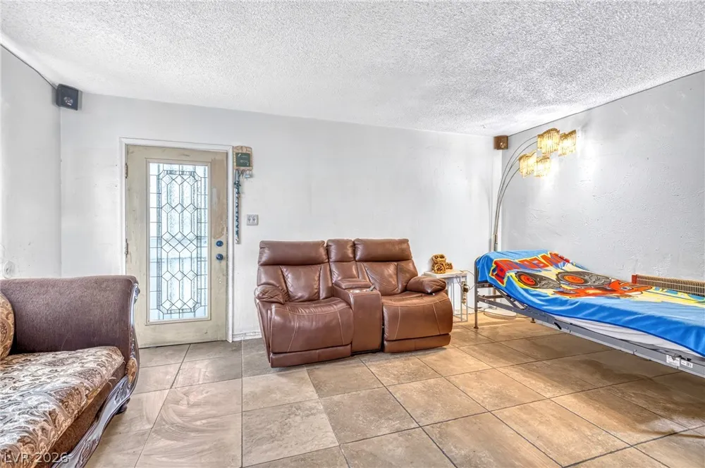 1715 Santa Paula Drive Las Vegas, NV 89104