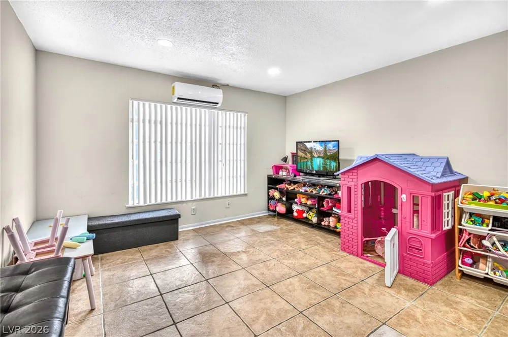 1715 Santa Paula Drive Las Vegas, NV 89104