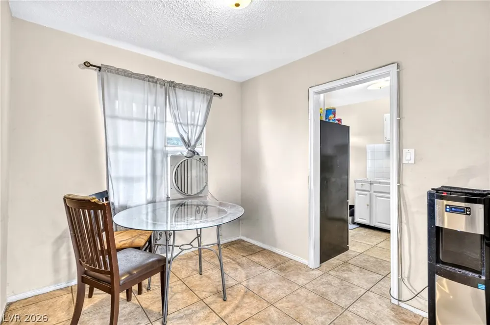 1715 Santa Paula Drive Las Vegas, NV 89104