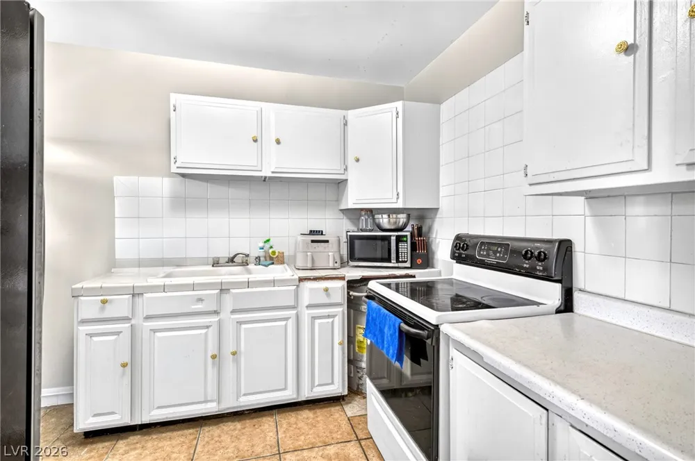 1715 Santa Paula Drive Las Vegas, NV 89104