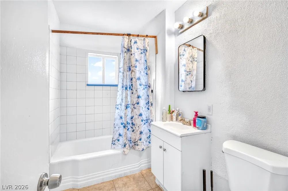 1715 Santa Paula Drive Las Vegas, NV 89104