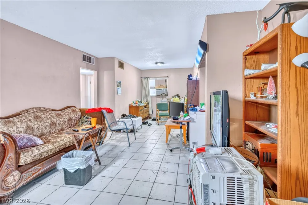 1715 Santa Paula Drive Las Vegas, NV 89104