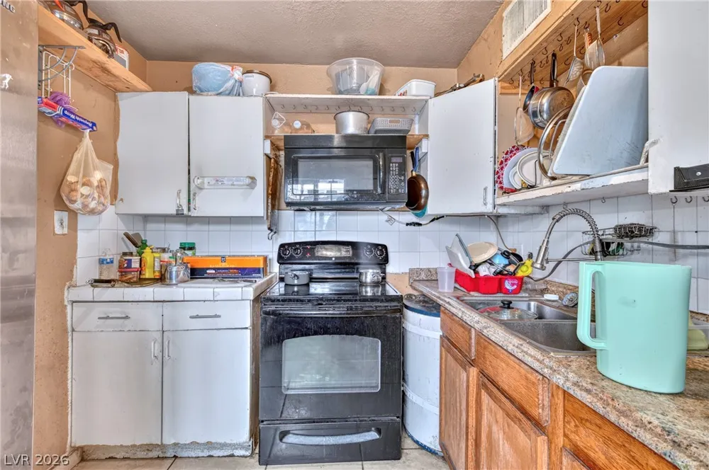 1715 Santa Paula Drive Las Vegas, NV 89104