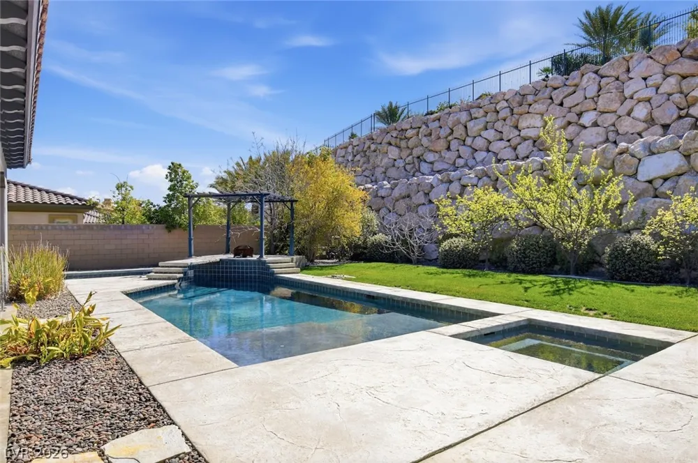 11 Grand Masters Drive Las Vegas, NV 89141