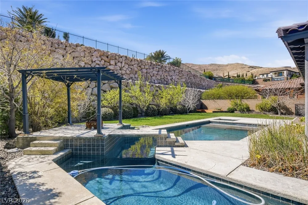 11 Grand Masters Drive Las Vegas, NV 89141