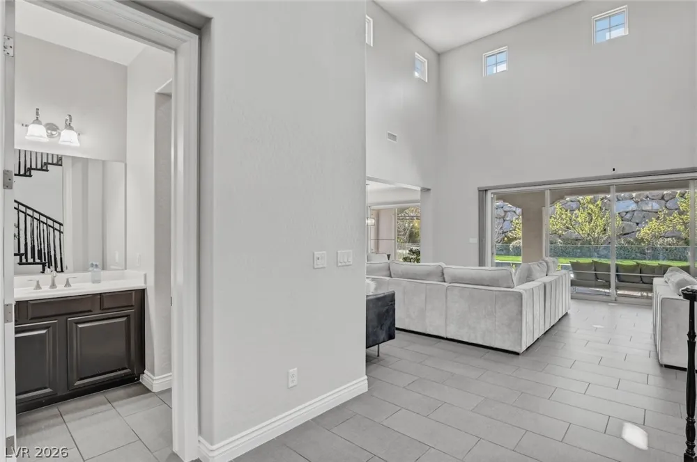 11 Grand Masters Drive Las Vegas, NV 89141