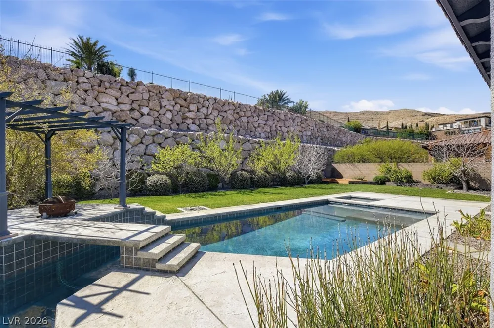 11 Grand Masters Drive Las Vegas, NV 89141