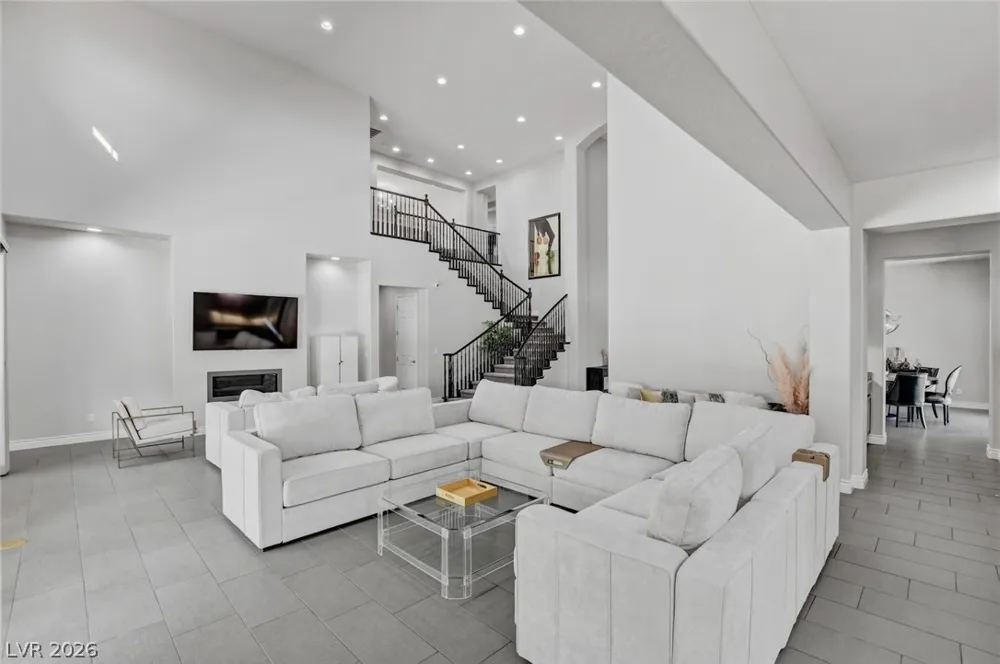 11 Grand Masters Drive Las Vegas, NV 89141