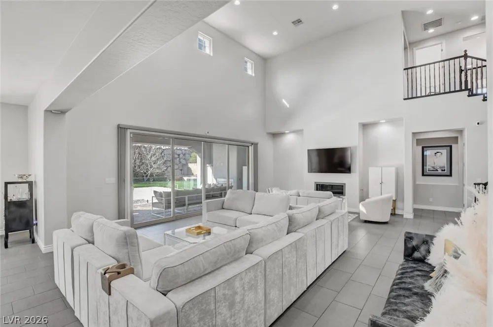 11 Grand Masters Drive Las Vegas, NV 89141