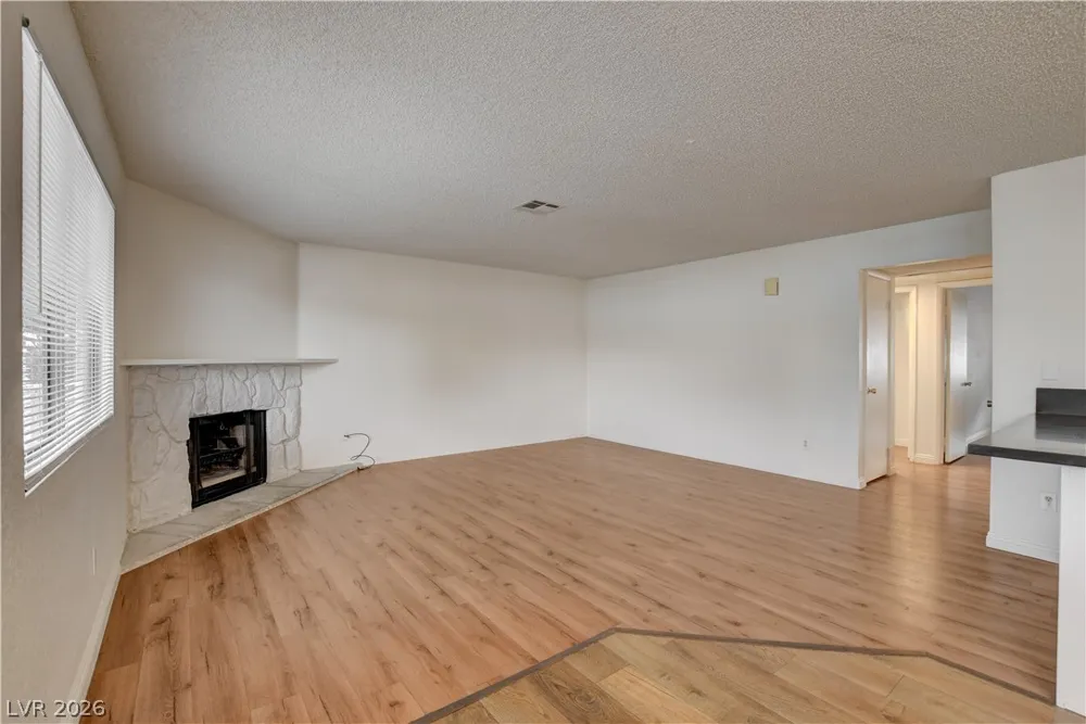 2713 Beaver Creek Court #102 Las Vegas, NV 89117