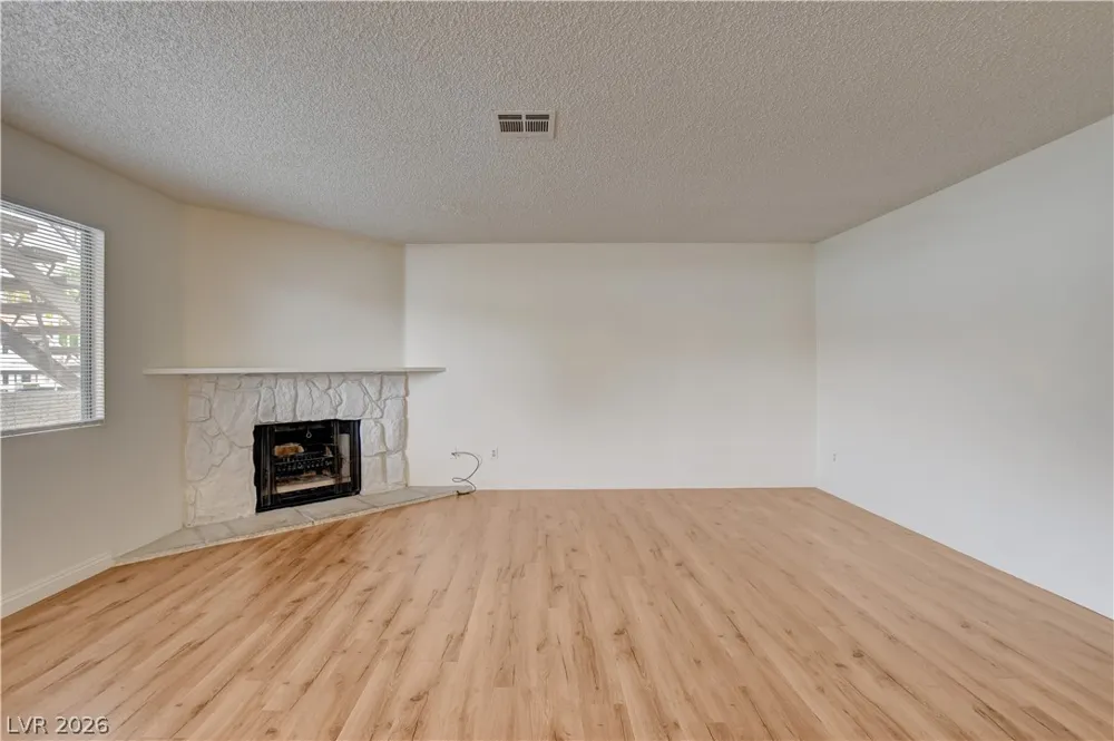 2713 Beaver Creek Court #102 Las Vegas, NV 89117