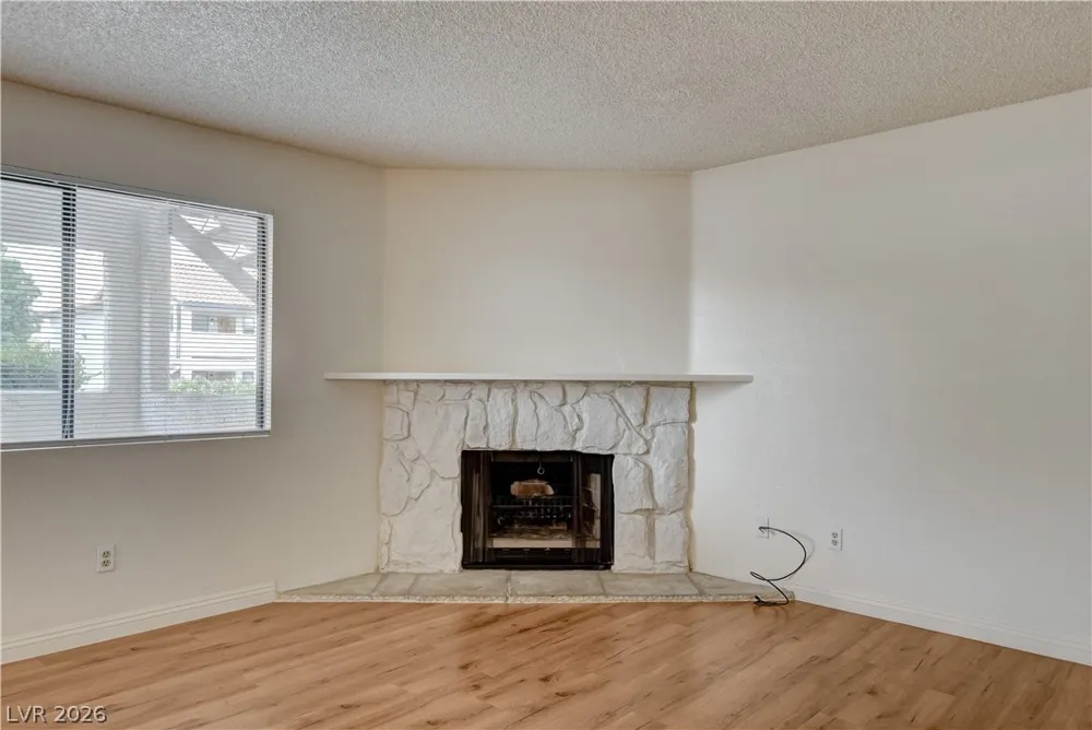 2713 Beaver Creek Court #102 Las Vegas, NV 89117